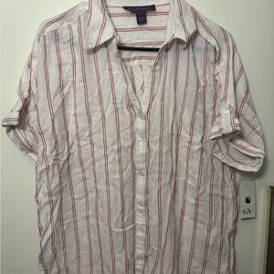 Gloria Vanderbilt White and Red Striped Casual Shirt